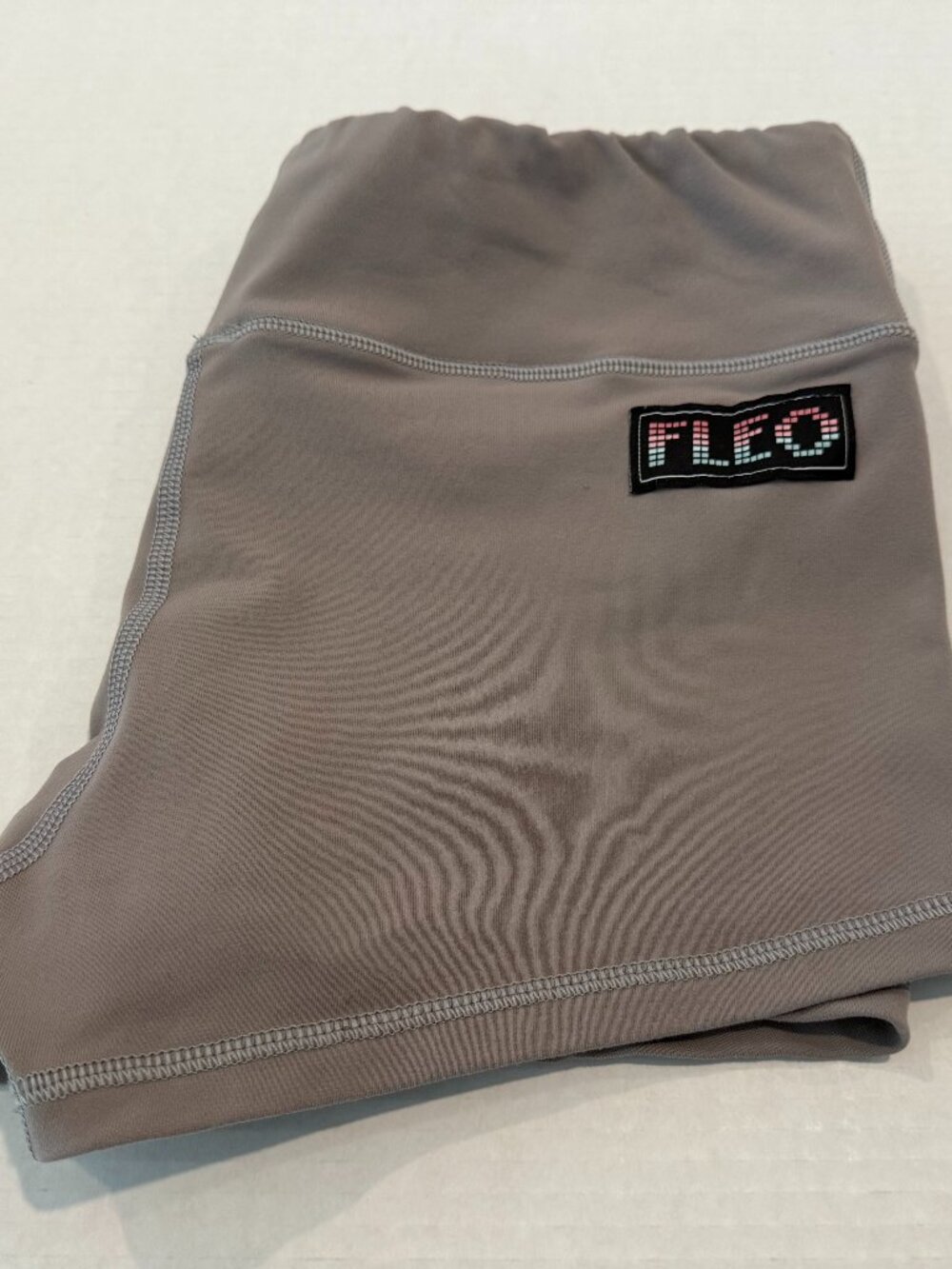 FLEO Matte Gray Shorts | 2.5" Inseam | Size Large | EUC